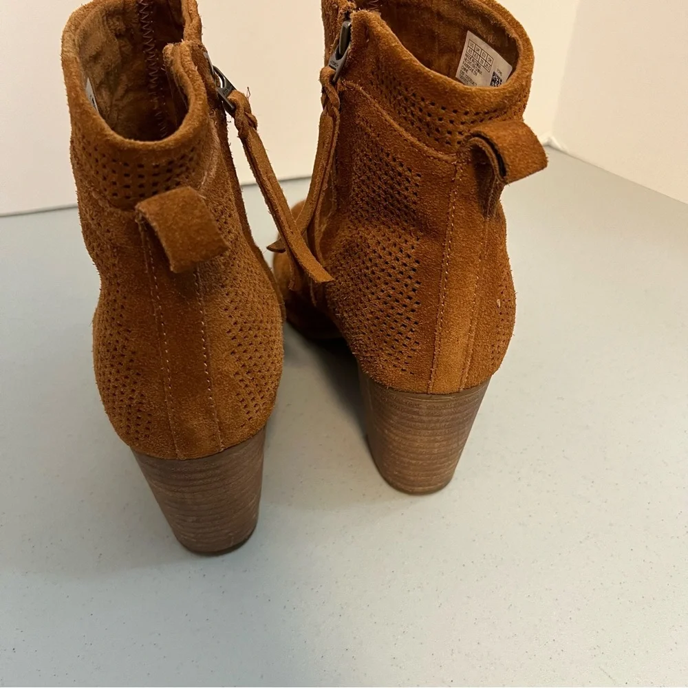 Toms brown suede